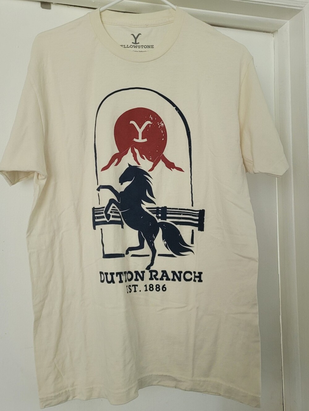 Yellowstone T Shirt Dutton Ranch EST. 1886 Men's Large  Shirt NWOT